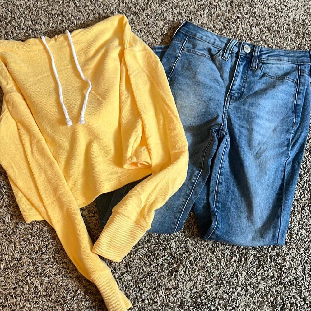 NWOT jeans and cropped hoodie